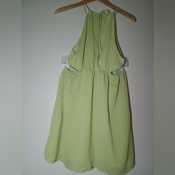Princess Polly Green Pleated Halter Sundress - Picture 2 of 7